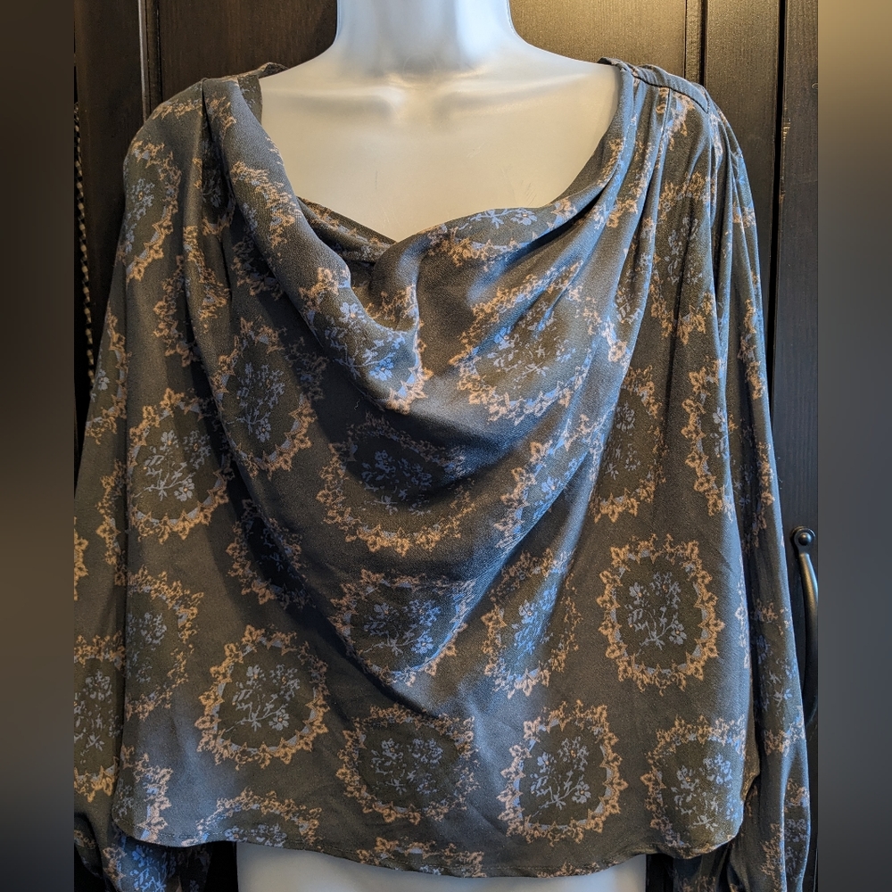 4 for $20 Free People floral, drop sleeve top